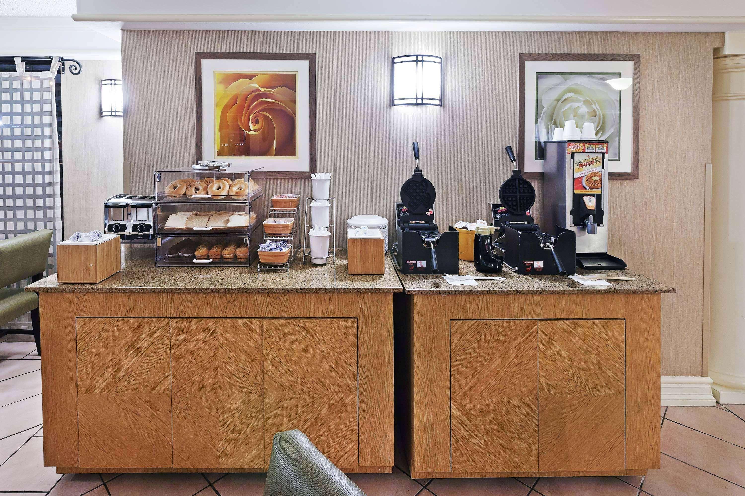 La Quinta Inn By Wyndham Amarillo Mid-City Buitenkant foto
