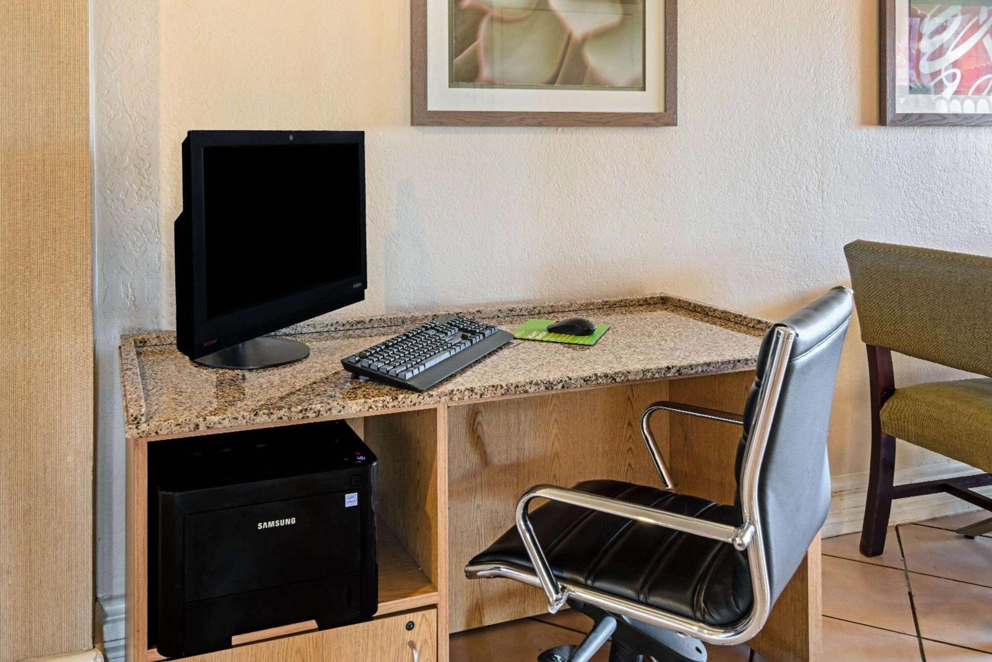 La Quinta Inn By Wyndham Amarillo Mid-City Buitenkant foto